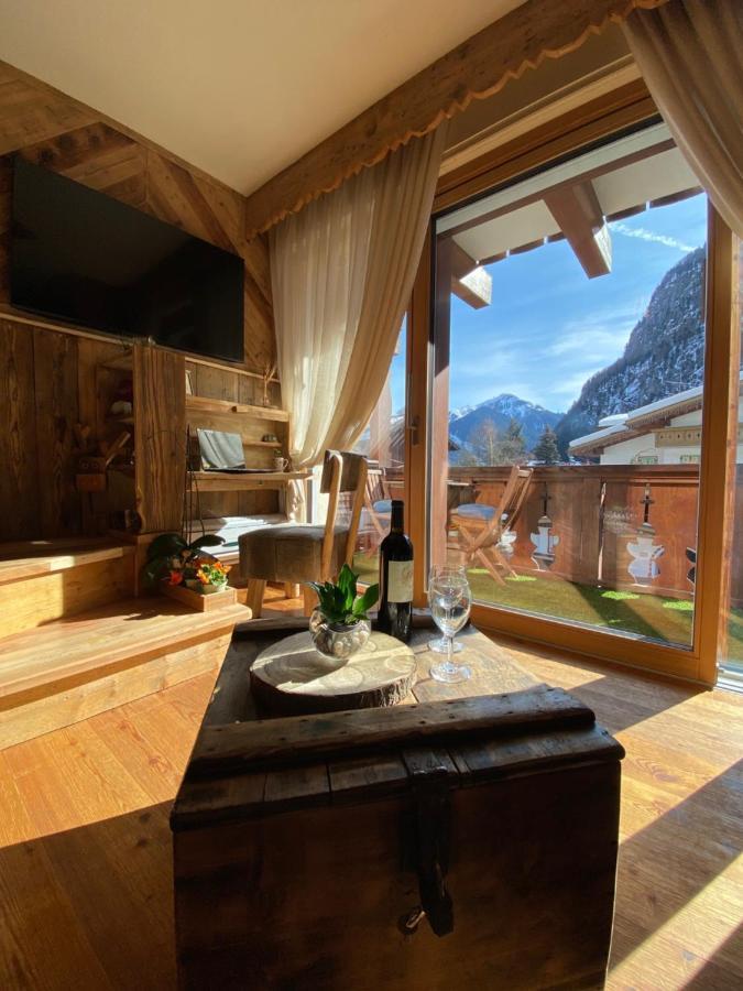 Calore Di Una Casa Di Montagna 坎皮泰洛迪法萨 外观 照片