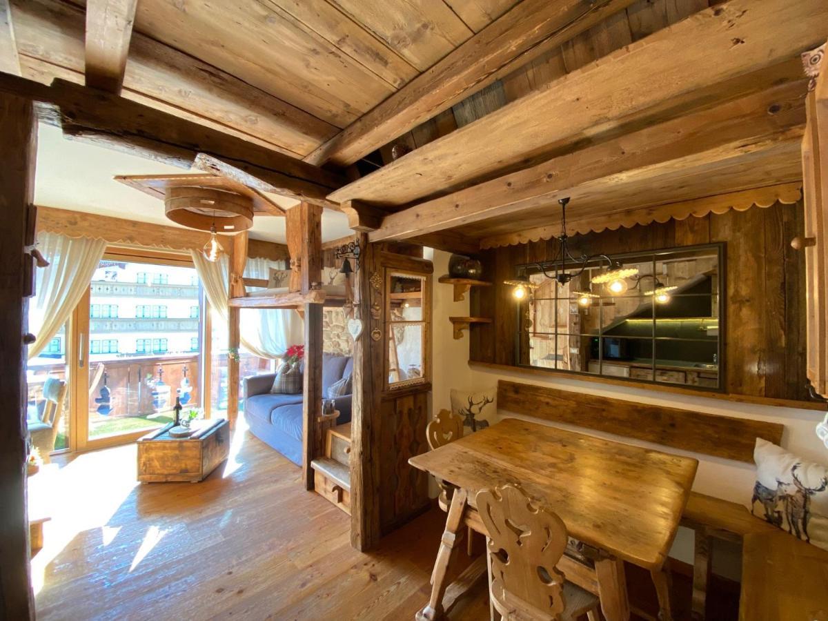 Calore Di Una Casa Di Montagna 坎皮泰洛迪法萨 外观 照片
