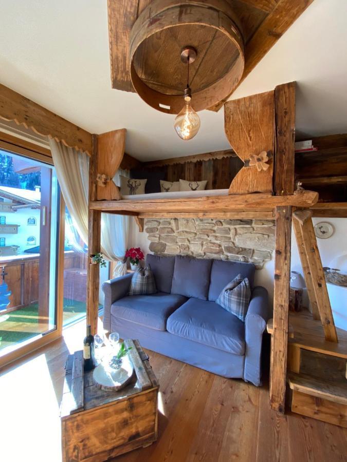 Calore Di Una Casa Di Montagna 坎皮泰洛迪法萨 外观 照片