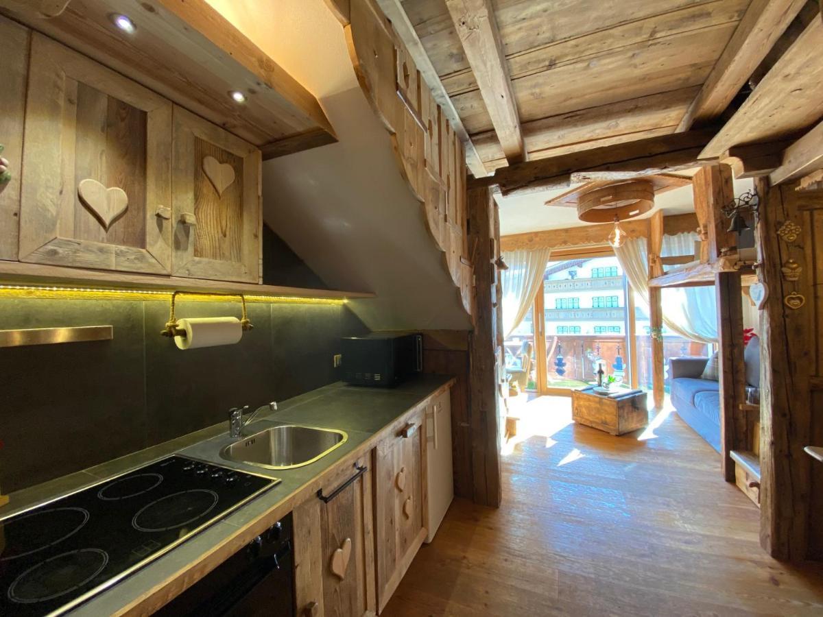 Calore Di Una Casa Di Montagna 坎皮泰洛迪法萨 外观 照片