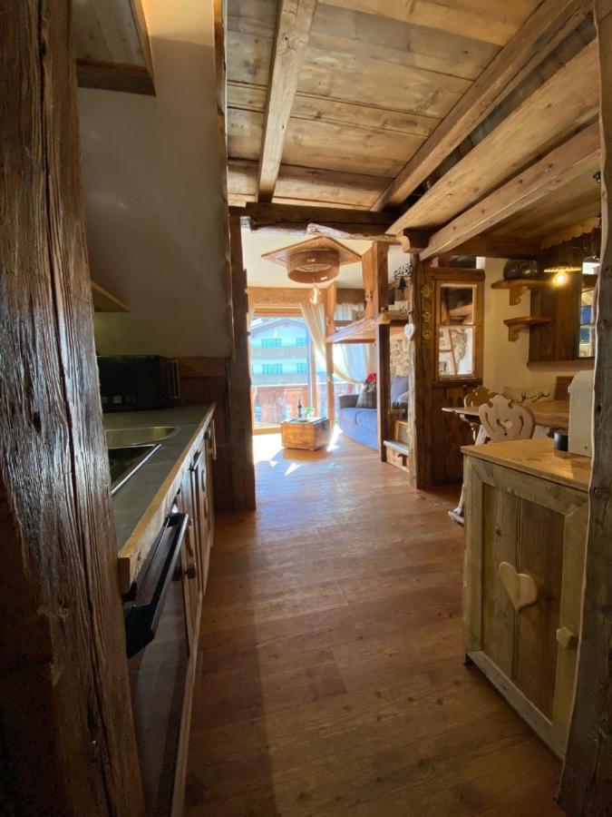 Calore Di Una Casa Di Montagna 坎皮泰洛迪法萨 外观 照片