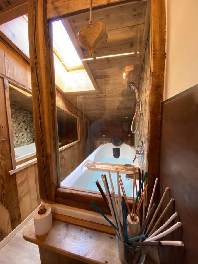 Calore Di Una Casa Di Montagna 坎皮泰洛迪法萨 外观 照片