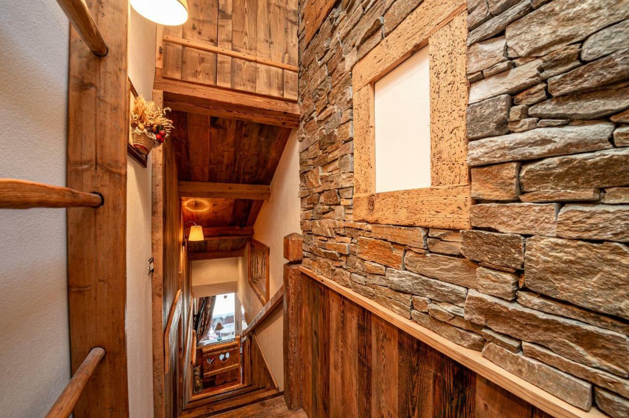 Calore Di Una Casa Di Montagna 坎皮泰洛迪法萨 外观 照片